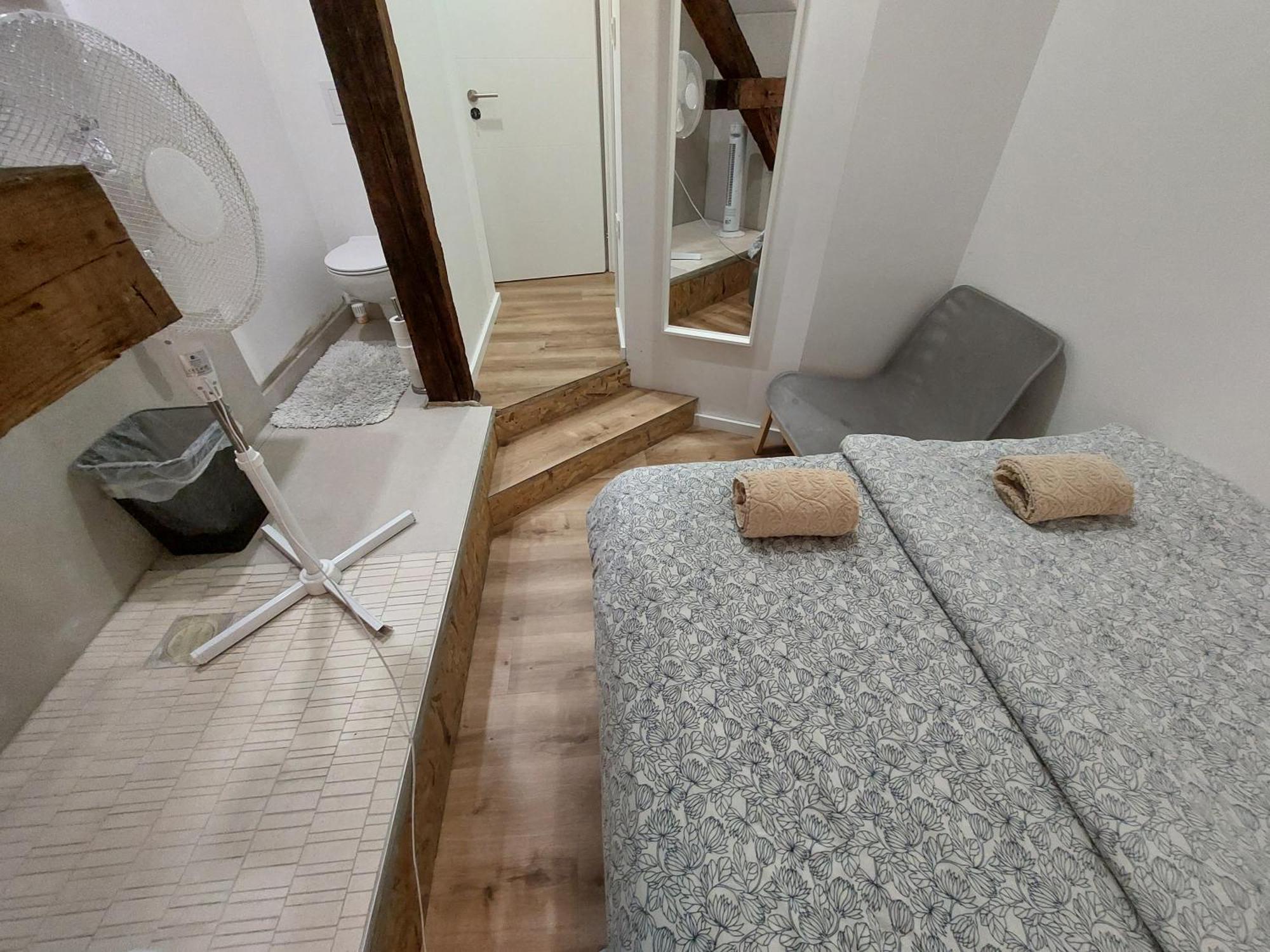 Vv Way - Lisica Zvitorepka Ljubljana Buitenkant foto