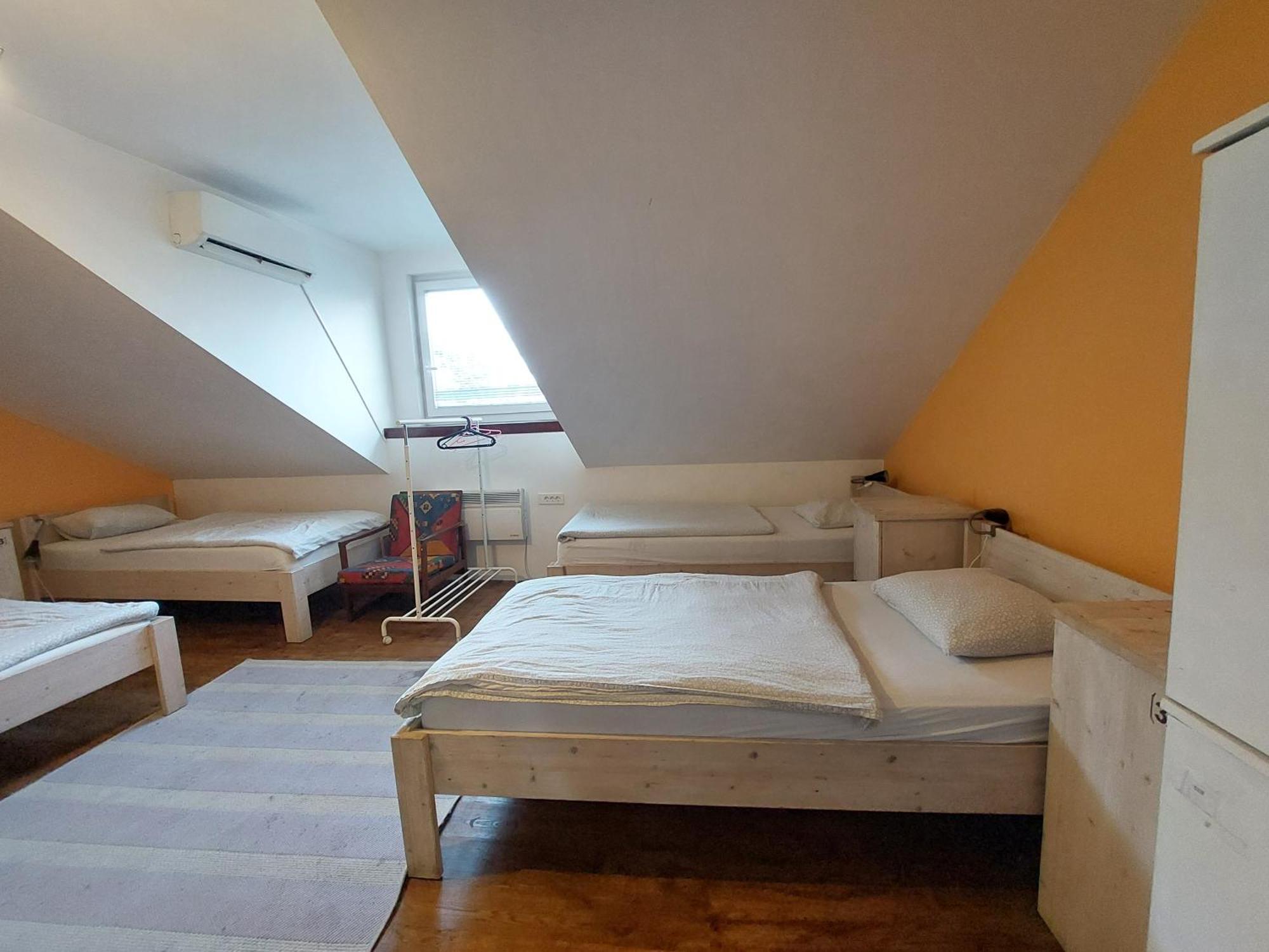 Vv Way - Lisica Zvitorepka Ljubljana Buitenkant foto