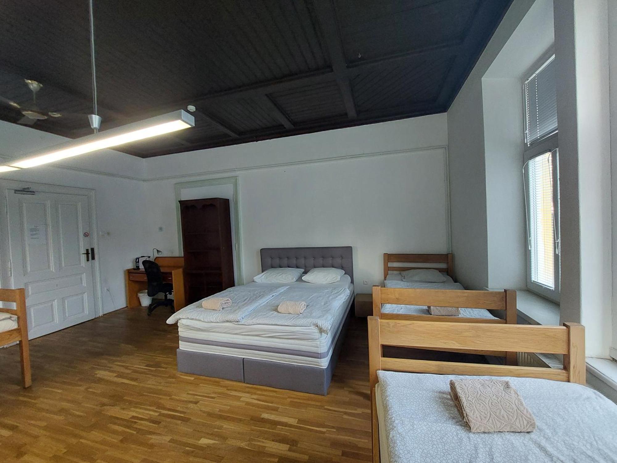 Vv Way - Lisica Zvitorepka Ljubljana Buitenkant foto