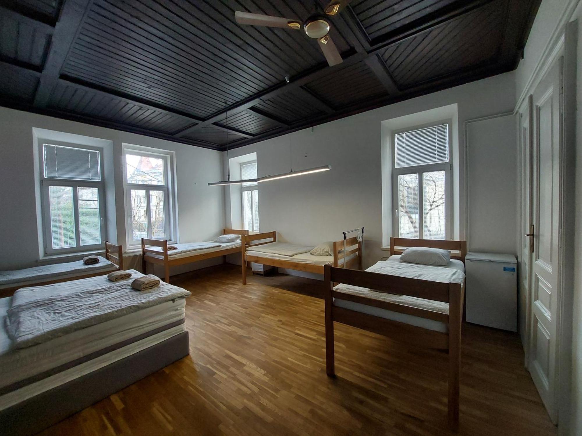 Vv Way - Lisica Zvitorepka Ljubljana Buitenkant foto