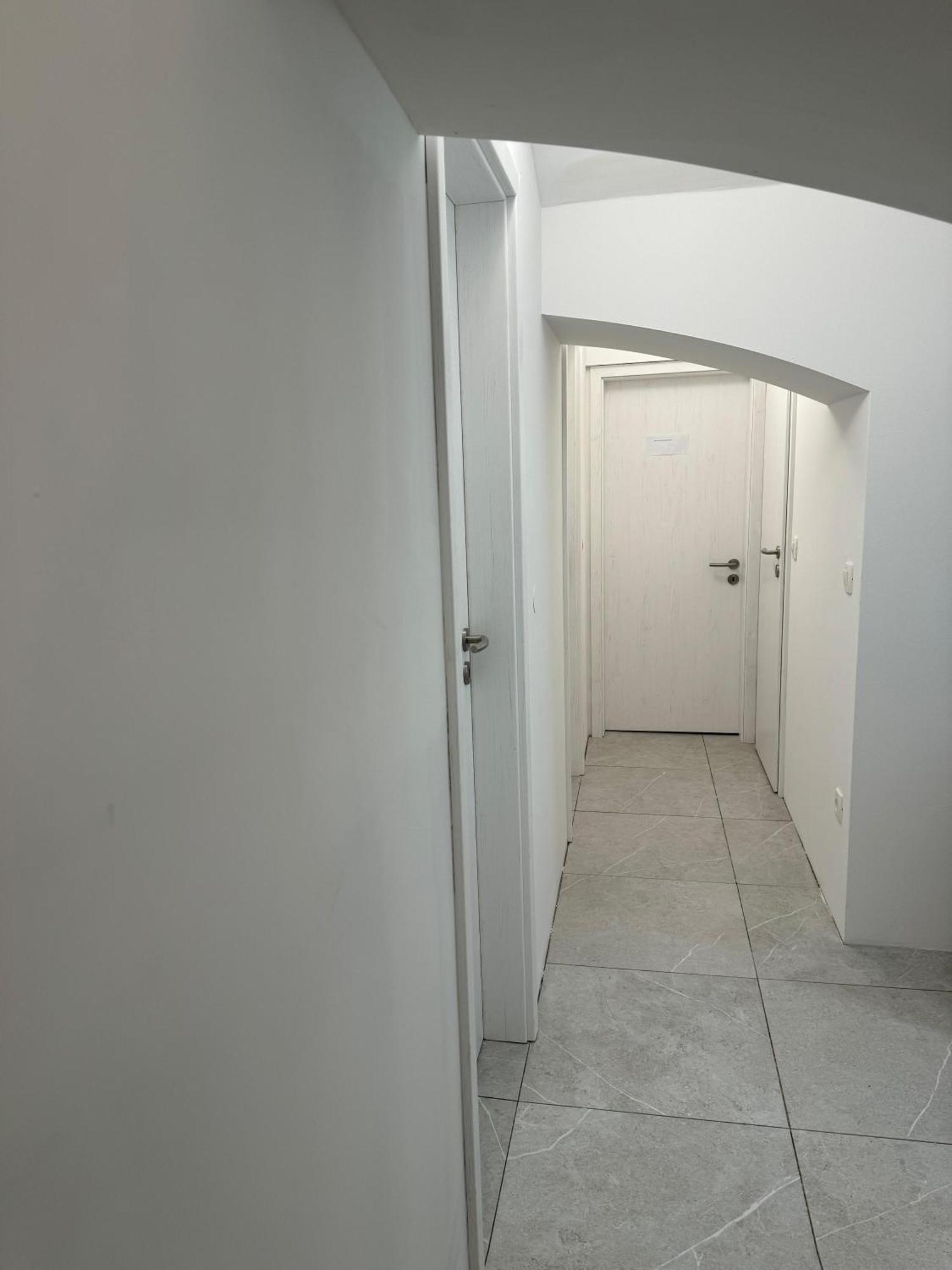 Vv Way - Lisica Zvitorepka Ljubljana Buitenkant foto